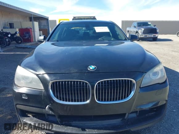 ✅ 2012 BMW 7 Series 750Li • VIN: WBAKB8C54CC962682 • Lot: 43764574. Wystawiony na IAAI z przebiegiem 183 749 mil. Bezpłatny archiwum sprzedaży aukcyjnych z USA i szczegółowy raport historii pojazdu na DreamBid. Zdjęcie 6.