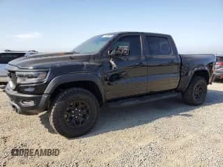 2022 Ram 1500 TRX z VIN 1C6SRFU96NN151419, wystawiony jako Copart lot #70125925 z przebiegiem 76 407 mil mil oraz Szkoda całkowita • Salvage title. Historia ofert i sprzedaży dostępna na DreamBid. Obrazek 1.