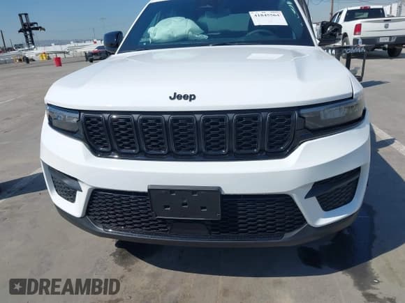 ✅ 2023 Jeep Grand Cherokee Laredo • VIN: 1C4RJHAGXPC660392 • Лот: 41845564. Опубликован ранее на IAAI с пробегом 7 444 миль. Бесплатный доступ к архиву аукционных продаж из США и подробный отчёт об истории автомобиля на DreamBid. Изображение 12.