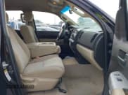 ✅ 2009 Toyota Tundra SR5 • VIN: 5TFRU54129X018063 • Lot: 43453357. Wystawiony na IAAI z przebiegiem 243 342 mil. Bezpłatny archiwum sprzedaży aukcyjnych z USA i szczegółowy raport historii pojazdu na DreamBid. Zdjęcie 5.