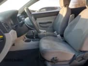 ✅ 2010 Hyundai Accent GS • VIN: KMHCM3AC7AU180272 • Лот: 83476404. Опубликован ранее на Copart с пробегом 178 737 миль. Бесплатный доступ к архиву аукционных продаж из США и подробный отчёт об истории автомобиля на DreamBid. Изображение 7.