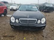 ✅ 2005 Mercedes-Benz E 500 • VIN: WDBUF83J95X169725 • Lot: 54718845. Wystawiony na Copart z przebiegiem 197 224 mil. Bezpłatny archiwum sprzedaży aukcyjnych z USA i szczegółowy raport historii pojazdu na DreamBid. Zdjęcie 5.