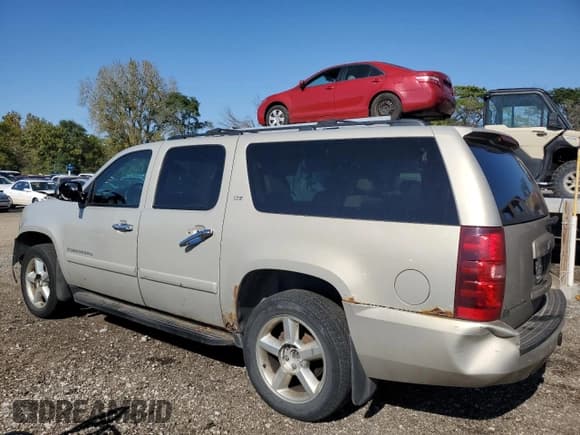 ✅ 2007 Chevrolet Suburban LTZ • VIN: 3GNFK16387G298631 • Lot: 74700834. Wystawiony na Copart z przebiegiem 262 681 mil. Bezpłatny archiwum sprzedaży aukcyjnych z USA i szczegółowy raport historii pojazdu na DreamBid. Zdjęcie 2.