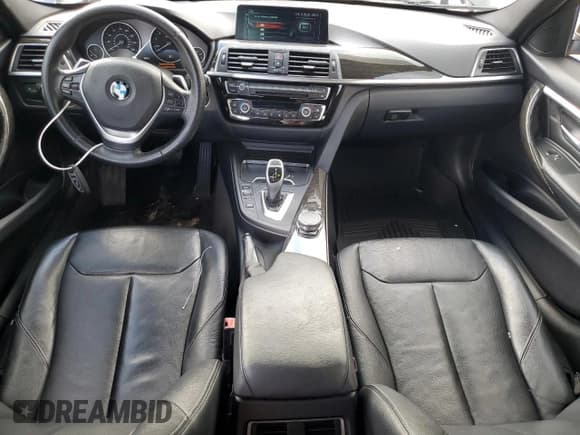 ✅ 2017 BMW 3 Series 330i • VIN: WBA8B9G55HNU49947 • Лот: 82296465. Опубликован ранее на Copart с пробегом 150 579 миль. Бесплатный доступ к архиву аукционных продаж из США и подробный отчёт об истории автомобиля на DreamBid. Изображение 8.