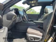 ✅ 2024 Lexus TX 350 • VIN: 5TDAAAB66RS013953 • Lot: 61697894. Wystawiony na Copart z przebiegiem 2 060 mil. Bezpłatny archiwum sprzedaży aukcyjnych z USA i szczegółowy raport historii pojazdu na DreamBid. Zdjęcie 7.