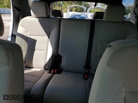 ✅ 2022 Chevrolet Traverse LS • VIN: 1GNERFKW1NJ183871 • Lot: 90432295. Wystawiony na Copart z przebiegiem 49 590 mil. Bezpłatny archiwum sprzedaży aukcyjnych z USA i szczegółowy raport historii pojazdu na DreamBid. Zdjęcie 10.