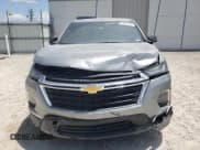 ✅ 2023 Chevrolet Traverse LS • VIN: 1GNERFKW9PJ213153 • Lot: 67842944. Wystawiony na Copart z przebiegiem 13 056 mil. Bezpłatny archiwum sprzedaży aukcyjnych z USA i szczegółowy raport historii pojazdu na DreamBid. Zdjęcie 5.