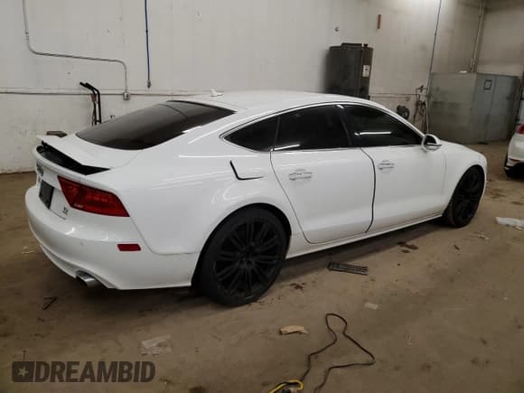 ✅ 2015 Audi A7 Premium Plus • VIN: WAUWMAFC3FN002842 • Lot: 82123764. Wystawiony na Copart z przebiegiem 102 162 mil. Bezpłatny archiwum sprzedaży aukcyjnych z USA i szczegółowy raport historii pojazdu na DreamBid. Zdjęcie 3.