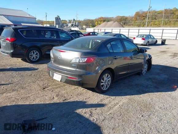 ✅ 2013 Mazda 3 i Touring • VIN: JM1BL1V79D1794542 • Лот: 43598227. Опубликован ранее на IAAI с пробегом 64 691 миль. Бесплатный доступ к архиву аукционных продаж из США и подробный отчёт об истории автомобиля на DreamBid. Изображение 4.