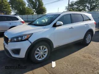 ✅ 2017 Kia Sorento LX • VIN: 5XYPGDA54HG220193 • Lot: 70211065. Wystawiony na Copart z przebiegiem 131 049 mil. Bezpłatny archiwum sprzedaży aukcyjnych z USA i szczegółowy raport historii pojazdu na DreamBid. Zdjęcie 1.