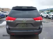 ✅ 2014 Toyota Sienna XLE • VIN: 5TDYK3DC3ES456050 • Lot: 43763287. Wystawiony na IAAI z przebiegiem 62 078 mil. Bezpłatny archiwum sprzedaży aukcyjnych z USA i szczegółowy raport historii pojazdu na DreamBid. Zdjęcie 15.