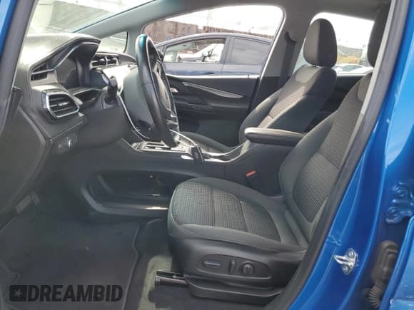 ✅ 2023 Chevrolet Bolt EV 1LT • VIN: 1G1FW6S01P4103450 • Lot: 53326515. Wystawiony na Copart z przebiegiem 40 577 mil. Bezpłatny archiwum sprzedaży aukcyjnych z USA i szczegółowy raport historii pojazdu na DreamBid. Zdjęcie 7.