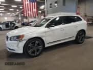 ✅ 2017 Volvo XC60 Dynamic • VIN: YV449MRR9H2190958 • Lot: 82183295. Wystawiony na Copart z przebiegiem 96 688 mil. Bezpłatny archiwum sprzedaży aukcyjnych z USA i szczegółowy raport historii pojazdu na DreamBid. Zdjęcie 1.