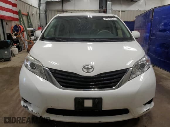 ✅ 2013 Toyota Sienna LE • VIN: 5TDJK3DCXDS067941 • Lot: 91942445. Listed on Copart with 156,549 mi. Free auction sales archive from the USA and detailed vehicle history report at DreamBid. Image 5.