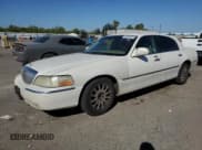 ✅ 2006 Lincoln Town Car Signature • VIN: 1LNHM81W86Y647017 • Лот: 85908655. Опубликован ранее на Copart с пробегом 216 405 миль. Бесплатный доступ к архиву аукционных продаж из США и подробный отчёт об истории автомобиля на DreamBid. Изображение 1.