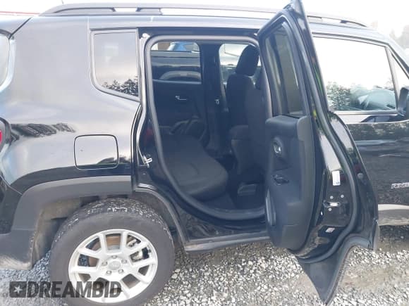 ✅ 2021 Jeep Renegade Latitude • VIN: ZACNJDBB9MPM93991 • Lot: 43704489. Wystawiony na IAAI z przebiegiem 49 650 mil. Bezpłatny archiwum sprzedaży aukcyjnych z USA i szczegółowy raport historii pojazdu na DreamBid. Zdjęcie 8.