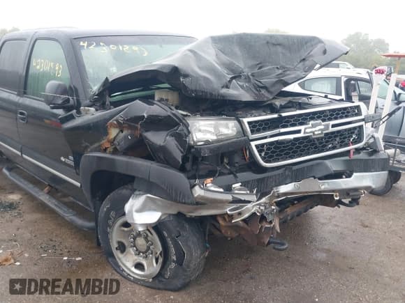 ✅ 2006 Chevrolet Silverado 2500HD LT3 • VIN: 1GCHK23D66F200054 • Лот: 42301893. Опубликован ранее на IAAI с пробегом 165 624 миль. Бесплатный доступ к архиву аукционных продаж из США и подробный отчёт об истории автомобиля на DreamBid. Изображение 6.