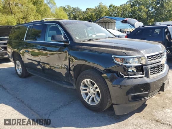 ✅ 2019 Chevrolet Suburban LT • VIN: 1GNSKHKC6KR362655 • Lot: 82260795. Wystawiony na Copart z przebiegiem 161 103 mil. Bezpłatny archiwum sprzedaży aukcyjnych z USA i szczegółowy raport historii pojazdu na DreamBid. Zdjęcie 4.