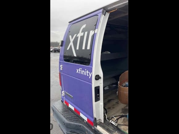 ✅ 2009 Ford Econoline Cargo • VIN: 1FTNE24L19DA84214 • Lot: 42181564. Listed on IAAI with 144,490 mi. Free auction sales archive from the USA and detailed vehicle history report at DreamBid. Image 1.