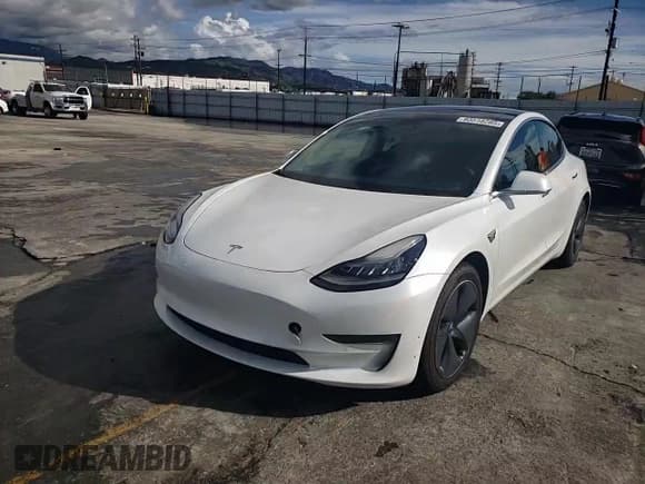 ✅ 2019 Tesla Model 3 Mid Range • VIN: 5YJ3E1EA6KF483620 • Лот: 93518285. Опубликован ранее на Copart с пробегом 74 252 миль. Бесплатный доступ к архиву аукционных продаж из США и подробный отчёт об истории автомобиля на DreamBid. Изображение 13.