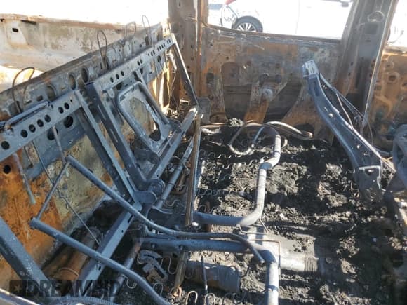 ✅ 2015 Chevrolet Silverado 2500HD LT • VIN: 1GC1KVE80FF104102 • Лот: 61553115. Опубликован ранее на Copart с пробегом Не указан. Бесплатный доступ к архиву аукционных продаж из США и подробный отчёт об истории автомобиля на DreamBid. Изображение 10.