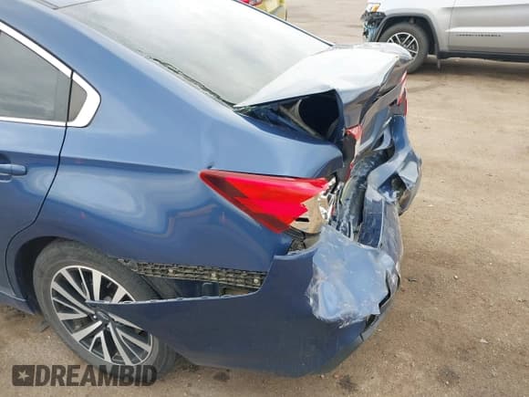 ✅ 2019 Subaru Legacy • VIN: 4S3BNAB65K3004645 • Лот: 43237182. Опубликован ранее на IAAI с пробегом 116 093 миль. Бесплатный доступ к архиву аукционных продаж из США и подробный отчёт об истории автомобиля на DreamBid. Изображение 6.