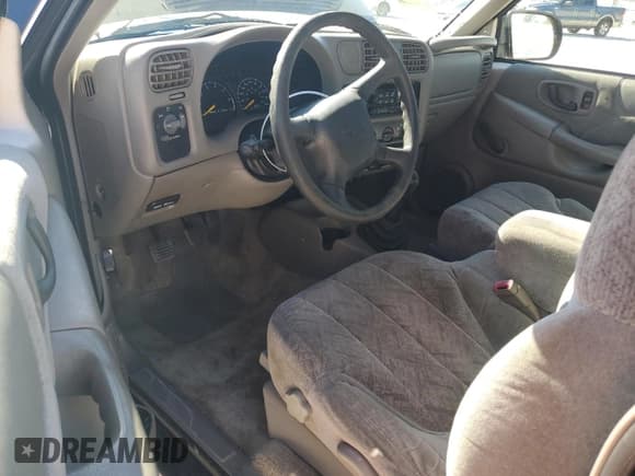✅ 2000 GMC Sonoma SLS 1SE • VIN: 1GTCS1458Y8307612 • Lot: 48972935. Listed on Copart with 170,529 mi. Free auction sales archive from the USA and detailed vehicle history report at DreamBid. Image 8.