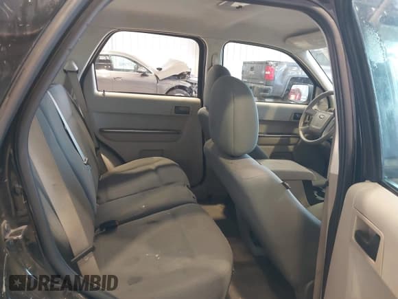 ✅ 2009 Ford Escape XLS • VIN: 1FMCU027X9KC99165 • Lot: 42565928. Listed on IAAI with 179,177 mi. Free auction sales archive from the USA and detailed vehicle history report at DreamBid. Image 8.