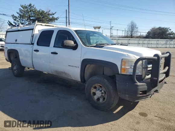 2008 Chevrolet Silverado 3500HD SRW LTZ z VIN 1GCHK33678F180956, wystawiony jako Copart lot #49663765 z przebiegiem 292 375 mil mil oraz Szkoda całkowita • Salvage title. Historia ofert i sprzedaży dostępna na DreamBid. Obrazek 4.