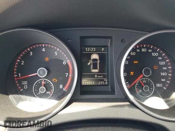 ✅ 2011 Volkswagen Golf GTI w/Sunroof & Navi PZEV • VIN: WVWHD7AJ1BW322881 • Лот: 62034035. Опубликован ранее на Copart с пробегом 219 051 миль. Бесплатный доступ к архиву аукционных продаж из США и подробный отчёт об истории автомобиля на DreamBid. Изображение 9.