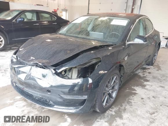 ✅ 2018 Tesla Model 3 Long Range Battery • VIN: 5YJ3E1EBXJF127632 • Lot: 42214133. Wystawiony na IAAI z przebiegiem 81 425 mil. Bezpłatny archiwum sprzedaży aukcyjnych z USA i szczegółowy raport historii pojazdu na DreamBid. Zdjęcie 20.