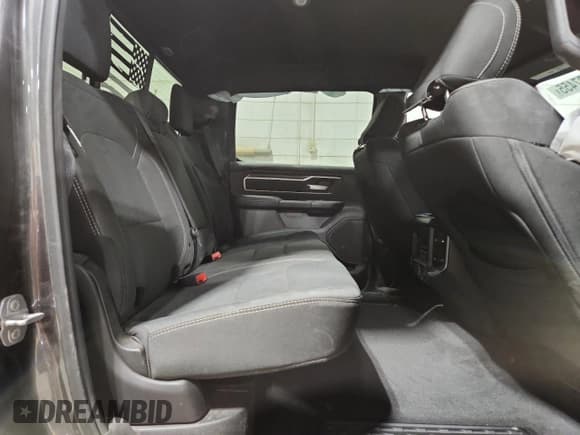 ✅ 2022 Ram 1500 Big Horn • VIN: 1C6SRFFT3NN381265 • Lot: 84227455. Wystawiony na Copart z przebiegiem 86 711 mil. Bezpłatny archiwum sprzedaży aukcyjnych z USA i szczegółowy raport historii pojazdu na DreamBid. Zdjęcie 10.