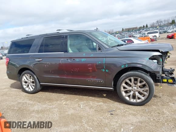✅ 2018 Ford Expedition Max Platinum • VIN: 1FMJK1MT0JEA19575 • Lot: 41870445. Wystawiony na IAAI z przebiegiem 76 781 mil. Bezpłatny archiwum sprzedaży aukcyjnych z USA i szczegółowy raport historii pojazdu na DreamBid. Zdjęcie 14.
