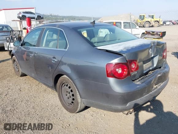 ✅ 2008 Volkswagen Jetta SE • VIN: 3VWRZ71K18M177300 • Lot: 43125163. Listed on IAAI with 183,666 mi. Free auction sales archive from the USA and detailed vehicle history report at DreamBid. Image 3.