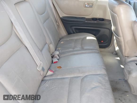 ✅ 2002 Toyota Highlander • VIN: JTEGF21A320031869 • Lot: 43621572. Wystawiony na IAAI z przebiegiem 252 029 mil. Bezpłatny archiwum sprzedaży aukcyjnych z USA i szczegółowy raport historii pojazdu na DreamBid. Zdjęcie 8.