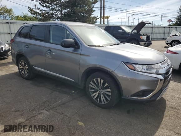 ✅ 2020 Mitsubishi Outlander ES • VIN: JA4AD2A39LZ017435 • Лот: 85821835. Опубликован ранее на Copart с пробегом 107 465 миль. Бесплатный доступ к архиву аукционных продаж из США и подробный отчёт об истории автомобиля на DreamBid. Изображение 4.