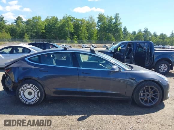 ✅ 2018 Tesla Model 3 Long Range Battery • VIN: 5YJ3E1EB5JF103691 • Lot: 43063296. Listed on IAAI with 61,755 mi. Free auction sales archive from the USA and detailed vehicle history report at DreamBid. Image 14.