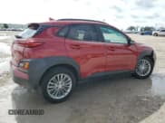 ✅ 2020 Hyundai Kona SEL Plus • VIN: KM8K62AAXLU556786 • Лот: 70125544. Опубликован ранее на Copart с пробегом 63 471 миль. Бесплатный доступ к архиву аукционных продаж из США и подробный отчёт об истории автомобиля на DreamBid. Изображение 3.