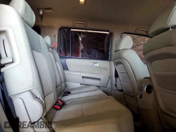 ✅ 2010 Honda Pilot LX • VIN: 5FNYF4H29AB018689 • Lot: 50650235. Listed on Copart with 205,471 mi. Free auction sales archive from the USA and detailed vehicle history report at DreamBid. Image 12.