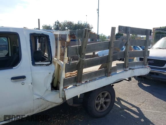 ✅ 2001 Nissan Frontier XE • VIN: 1N6DD26S51C389192 • Lot: 43633106. Wystawiony na IAAI z przebiegiem 245 128 mil. Bezpłatny archiwum sprzedaży aukcyjnych z USA i szczegółowy raport historii pojazdu na DreamBid. Zdjęcie 17.