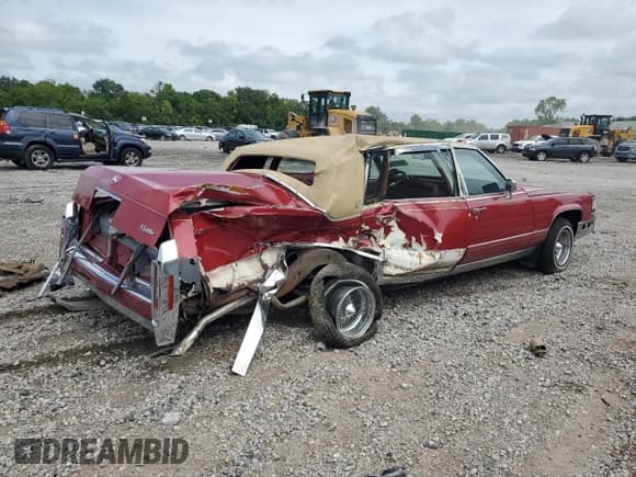 ✅ 1991 Cadillac Brougham • VIN: 1G6DW5474MR703030 • Лот: 64687894. Опубликован ранее на Copart с пробегом 161 866 миль. Бесплатный доступ к архиву аукционных продаж из США и подробный отчёт об истории автомобиля на DreamBid. Изображение 3.