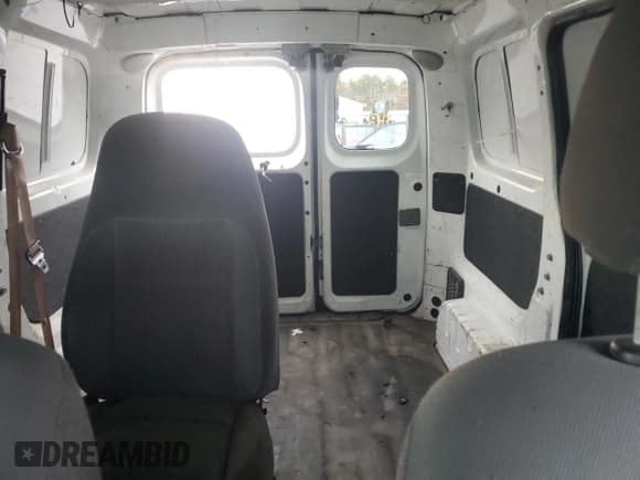 ✅ 2014 Nissan NV200 SV • VIN: 3N6CM0KN0EK696026 • Lot: 91925515. Wystawiony na Copart z przebiegiem 175 929 mil. Bezpłatny archiwum sprzedaży aukcyjnych z USA i szczegółowy raport historii pojazdu na DreamBid. Zdjęcie 10.