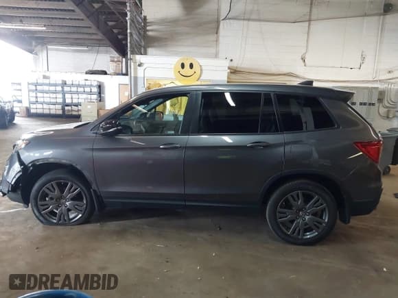 ✅ 2021 Honda Passport EX-L • VIN: 5FNYF8H56MB012533 • Lot: 42561010. Listed on IAAI with 40,568 mi. Free auction sales archive from the USA and detailed vehicle history report at DreamBid. Image 15.