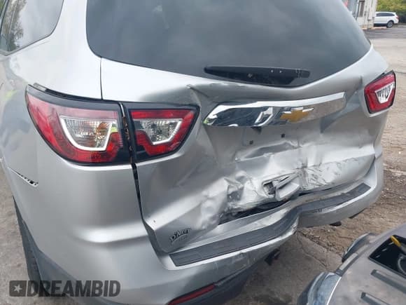 ✅ 2014 Chevrolet Traverse LS • VIN: 1GNKRFKD2EJ111529 • Lot: 43436395. Wystawiony na IAAI z przebiegiem Nie podano. Bezpłatny archiwum sprzedaży aukcyjnych z USA i szczegółowy raport historii pojazdu na DreamBid. Zdjęcie 6.