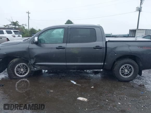 ✅ 2013 Toyota Tundra Limited • VIN: 5TFHY5F13DX275240 • Lot: 42364113. Listed on IAAI with 121,341 mi. Free auction sales archive from the USA and detailed vehicle history report at DreamBid. Image 14.