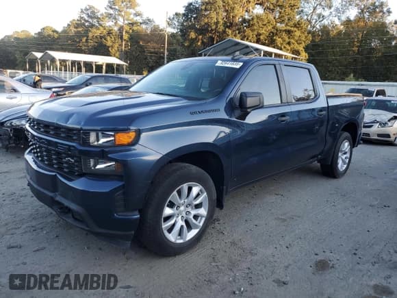 ✅ 2022 Chevrolet Silverado 1500 Custom • VIN: 1GCPWBEK5NZ227707 • Лот: 92641835. Опубликован ранее на Copart с пробегом 77 078 миль. Бесплатный доступ к архиву аукционных продаж из США и подробный отчёт об истории автомобиля на DreamBid. Изображение 1.