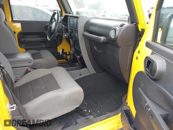 ✅ 2008 Jeep Wrangler X • VIN: 1J4FA24108L645810 • Lot: 42104132. Listed on IAAI with 29,633 mi. Free auction sales archive from the USA and detailed vehicle history report at DreamBid. Image 5.