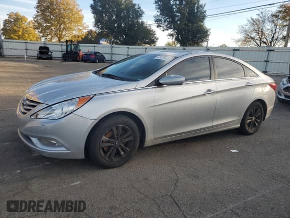 ✅ 2013 Hyundai Sonata GLS • VIN: 5NPEB4AC4DH594679 • Lot: 82479825. Wystawiony na Copart z przebiegiem 265 605 mil mil. Skorzystaj z bezpłatnego archiwum sprzedaży aukcyjnych z USA i zobacz szczegółowy raport historii pojazdu na DreamBid. Zdjęcie 1.