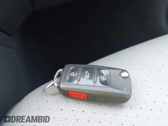 ✅ 2013 Volkswagen Jetta Hybrid SE • VIN: 3VW637AJ6DM300238 • Lot: 42112719. Listed on IAAI with 137,902 mi. Free auction sales archive from the USA and detailed vehicle history report at DreamBid. Image 11.