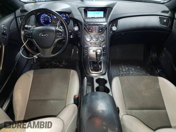 2015 Hyundai Genesis Coupe Ultimate с VIN KMHHU6KJ3FU123515, выставлен на аукционе Copart как лот 86863244 с пробегом 64 623 миль миль и Списание • Salvage title. История ставок и продаж доступна на DreamBid. Изображение 8.